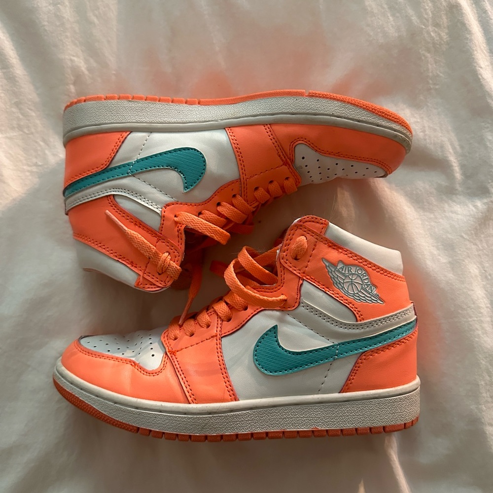 Jordan 1 Mids